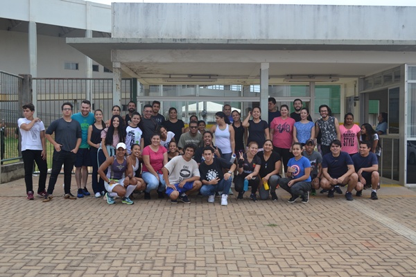 Servidores e alunos se preparando para participar da Corrida do Servidor